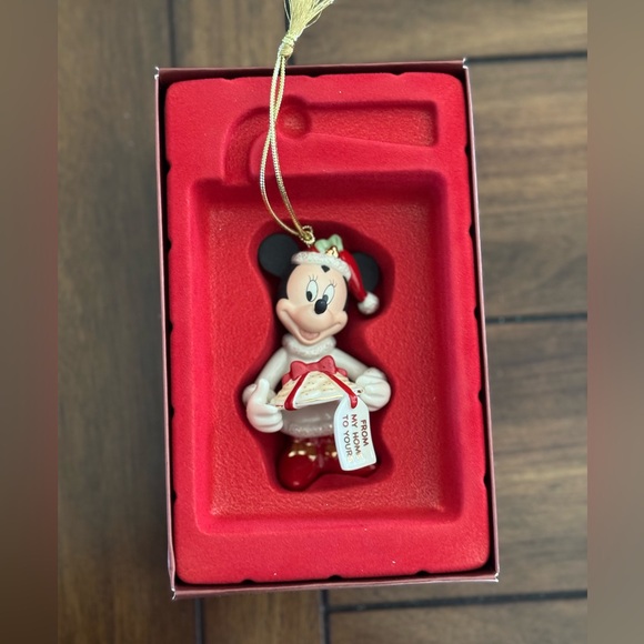 Limited Edition Lenox To Minnie’s Home To Yours Porcelain Ornament - Picture 2 of 5